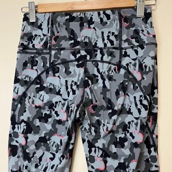 Sweaty Betty The Power 7/8 Legging - Elephant Camo Leggings - Picture 6 of 10